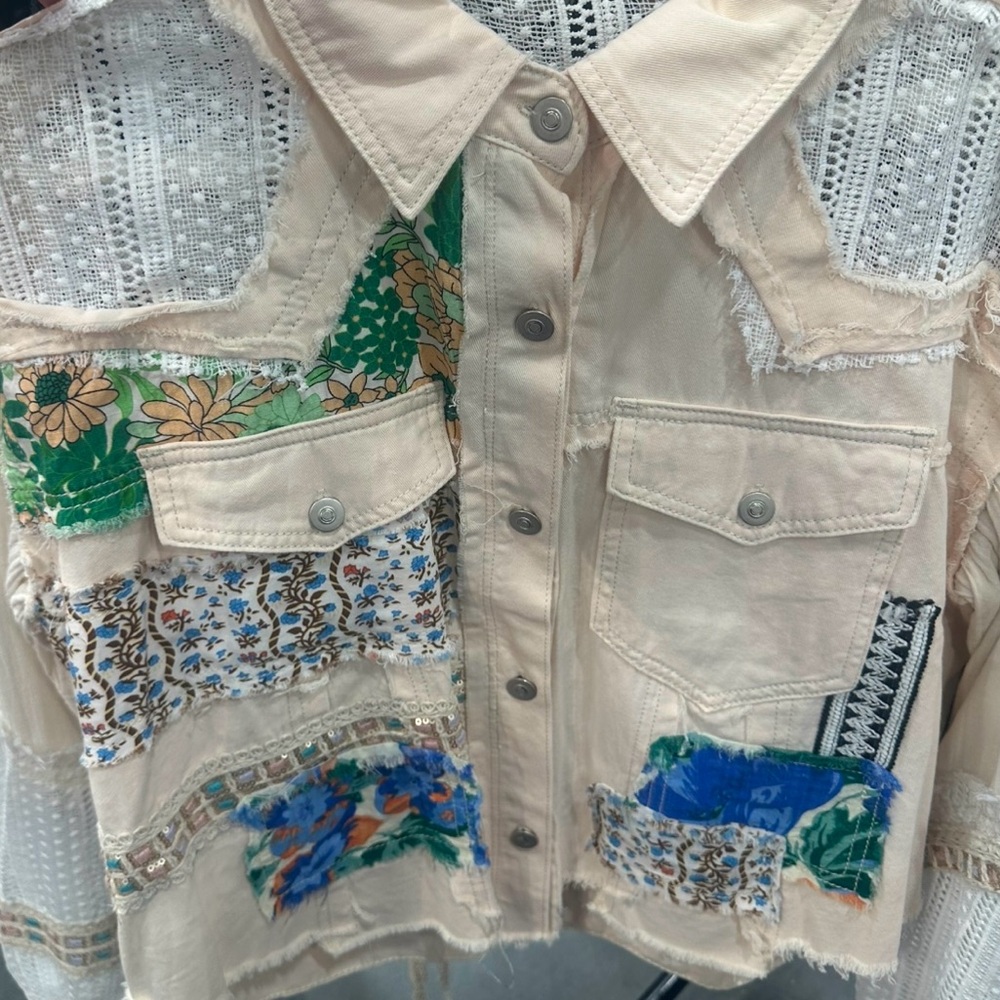POL NEW Patchwork Lace Button-Up Jean Jacket - Picture 2 of 5